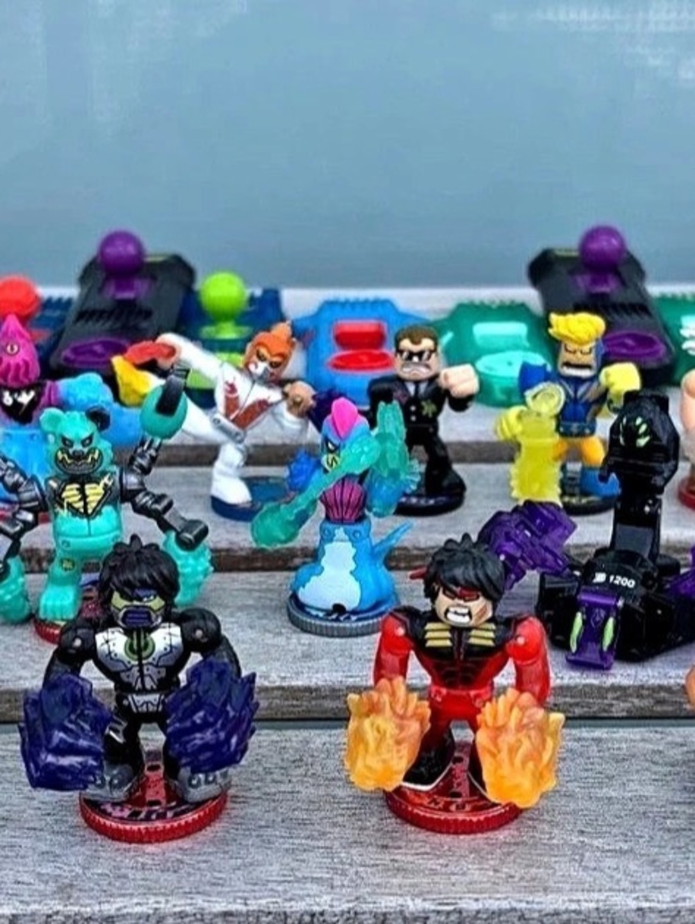 Akedo Ultimate Arcade Warriors Figures Controllers Lot